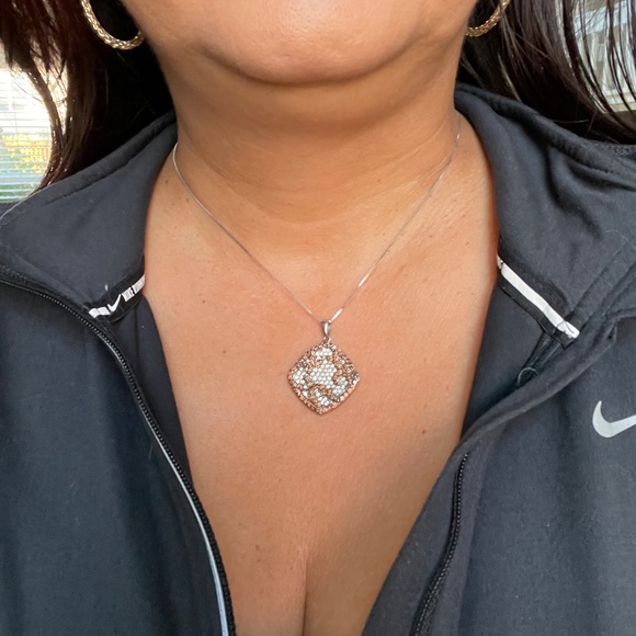 Cluster Mocha & White Cubic Zirconia Silver Pendant - Picture 2 of 11